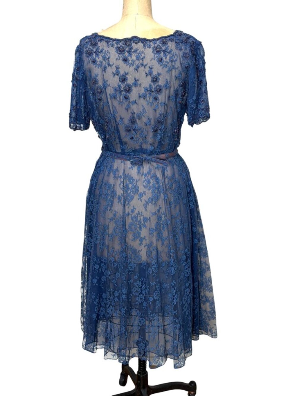 1950s blue lace dress with beaded accents Size L - Picture 4 of 11
